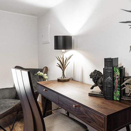 Airhome - Tower Apartment Tallinn Exteriör bild